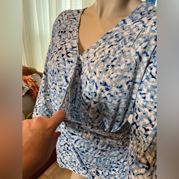 Nine West Blue Quarter Sleeve Blouse Size Large - Picture 4 of 11